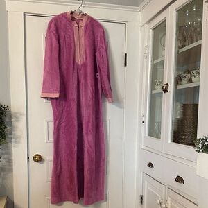 Vintage Pink Long Sleeve Kaftan Style House Dress / Nightgown